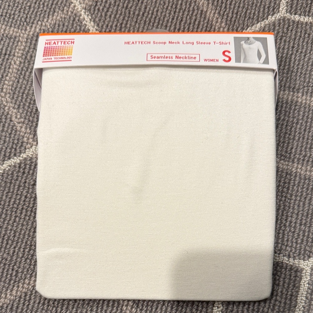 Uniqlo White HEATTECH Scoop Neck Long Sleeve T-Shirt